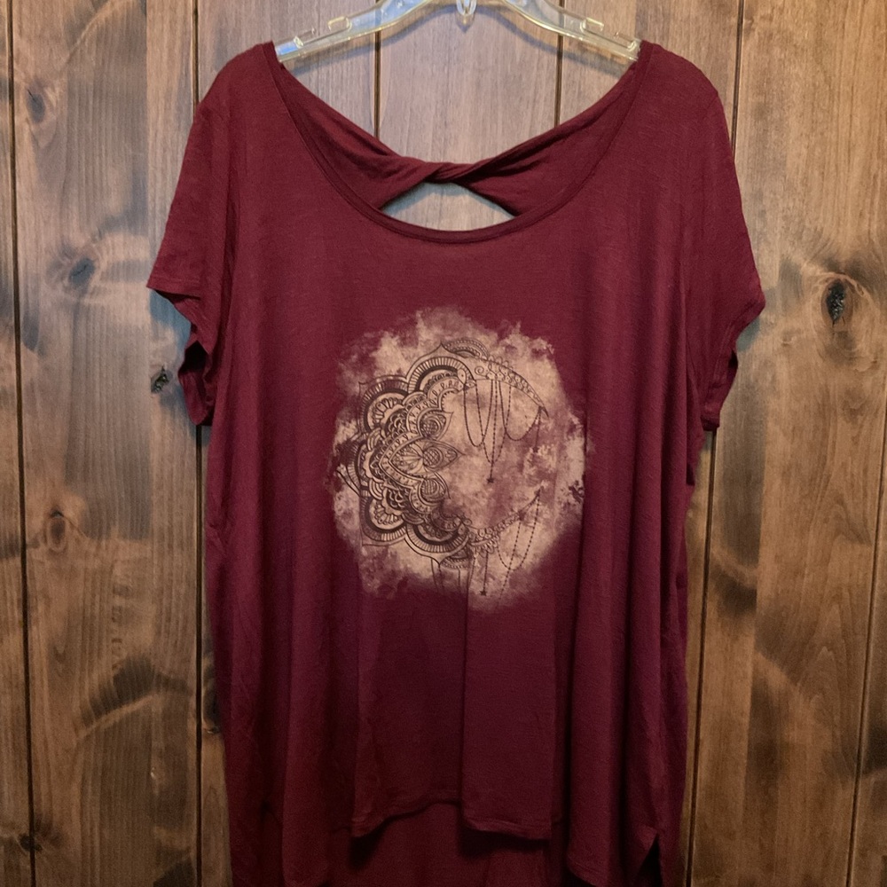 Jessica Simpson Burgundy Red Short Sleeve Cut Out Tee ⭐️